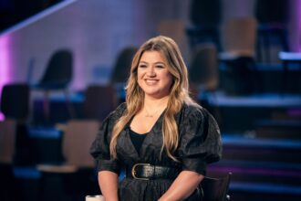 kelly-clarkson