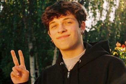 is Nick sturniolo gay? A Detailed Report