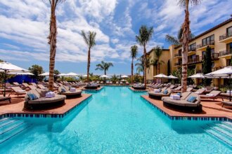 Hollywood Celebrities and Their Favorite Holiday Destinations: top 5 countries