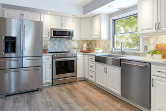 Coordinating Custom Kitchen Cabinets with Your Home's Interior