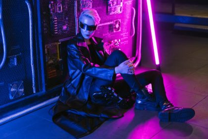 Fusing Future and Fashion: Exploring the Cyberpunk Aesthetic with Cybertechwear