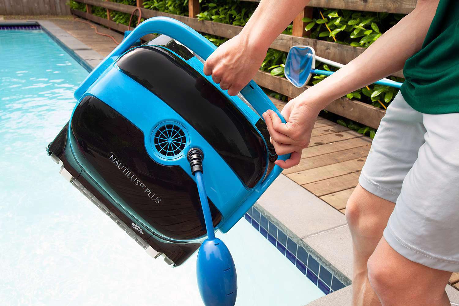 Navigating Through the Options: Your Comprehensive Guide to Choosing the Best Cordless Pool Cleaner