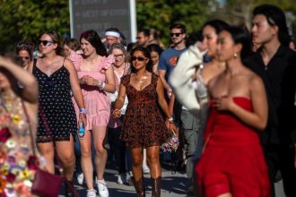 Dont pay Retail - How to Use AI to Buy Last Minute Concert Tickets