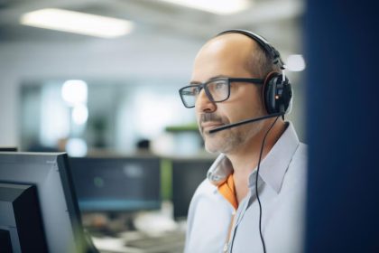 Enhance Your Business Communications with a Phone Answering Service