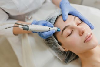 Retain the Youthful Pluck of your Skin with Time-tested Options; Dermatologists Skills Near You
