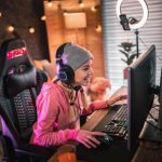 Online Gaming Expansion Through Virtual Reality and AI