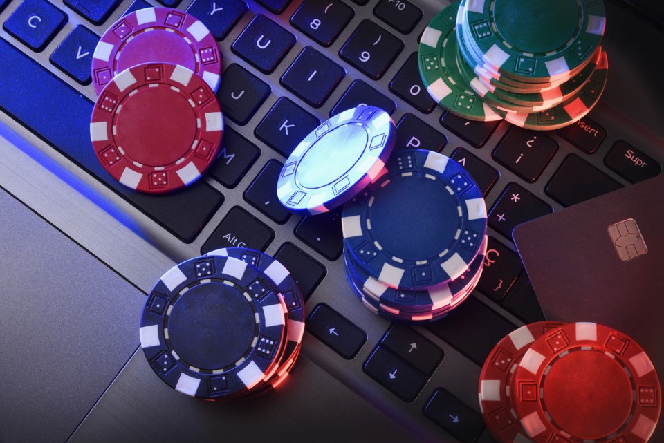 How Technology Shapes Online Gambling Platforms